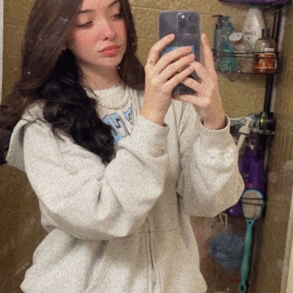 Meet your Posher, Caitlyn - Picture 1 of 1